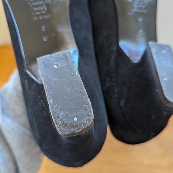 Vintage Black Suede Loafers‎ With Gold Corner Accents - Picture 14 of 14